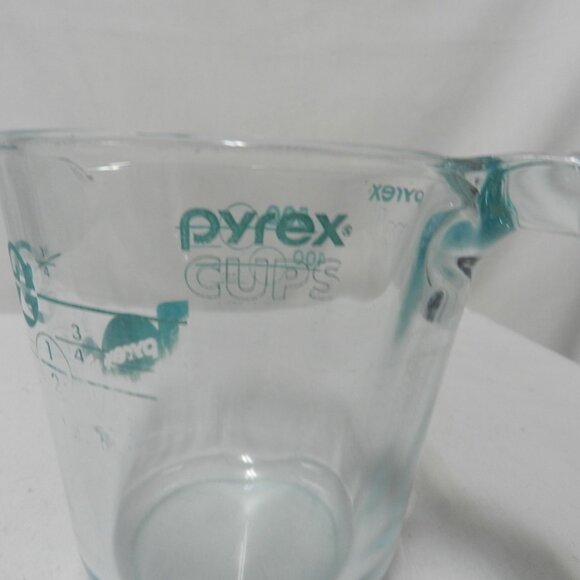 Pyrex Vintage Blue glass measuring 2 Cups 1 Pint liquid - Picture 4 of 11